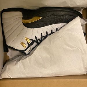 Air Jordan 12 Royalty (Taxi) sz 5.5/6y